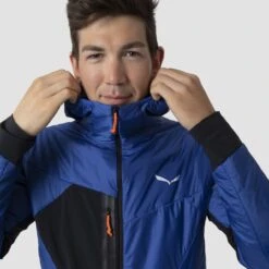 Salewa Pedroc Hyb. Twr M Hood Jkt. -Meindlrab Store 00 0000027427 8621 DETAIL 3 1280x1280