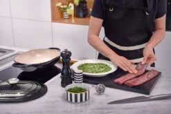 Le Creuset Chef's Knife -Meindlrab Store 21112310000430 96002000140000 98100200000100 98000315000100 LS00002 1280x1280