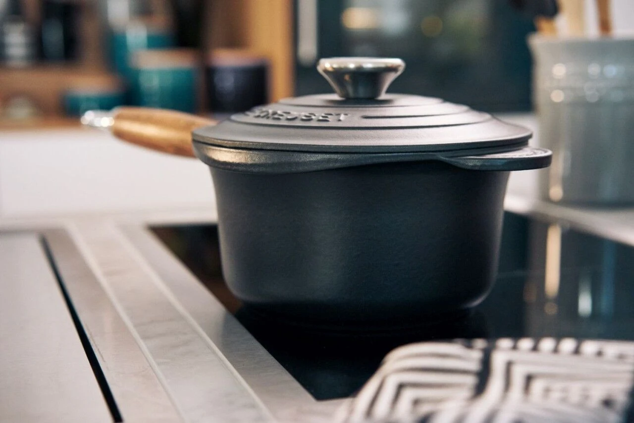 Le Creuset Signature Sauce Pan Wooden Handle 6 Le Creuset Signature Sauce Pan Wooden Handle - Image 4