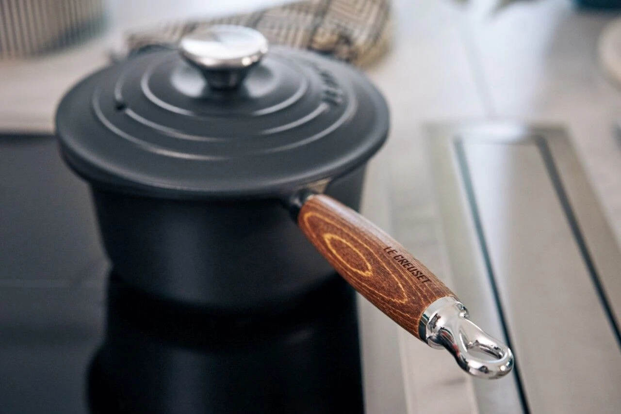 Le Creuset Signature Sauce Pan Wooden Handle 12 Le Creuset Signature Sauce Pan Wooden Handle - Image 10