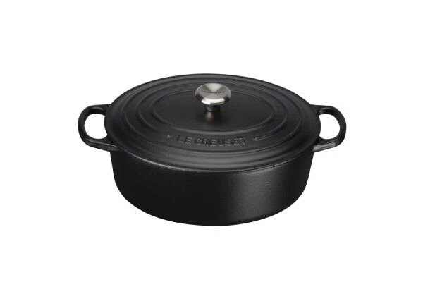 Le Creuset Signature Oval Dutch Oven 3 Le Creuset Signature Oval Dutch Oven