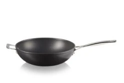 Le Creuset Toughened Nonstick Stir-Fry Pan With Helper Handle -Meindlrab Store 51104300010202 00004 1280x1280