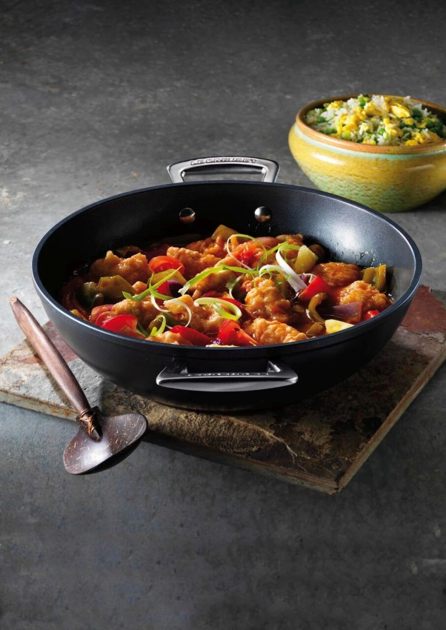 Le Creuset Toughened Nonstick Wok 15 Le Creuset Toughened Nonstick Wok - Image 13