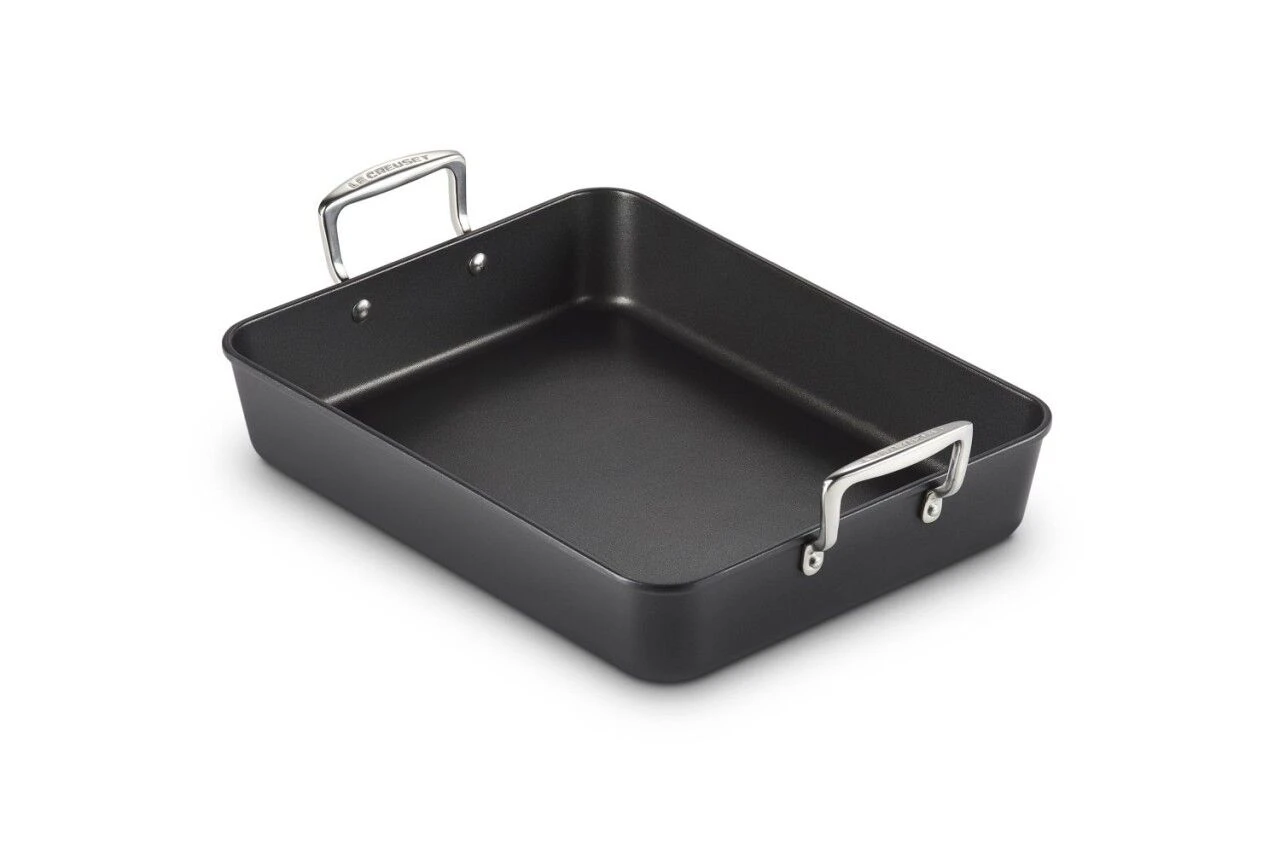 Le Creuset Toughened Nonstick Roaster 9 Le Creuset Toughened Nonstick Roaster - Image 7