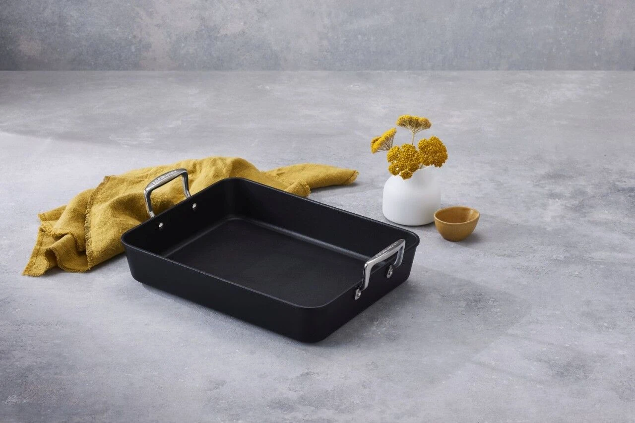 Le Creuset Toughened Nonstick Roaster 14 Le Creuset Toughened Nonstick Roaster - Image 12