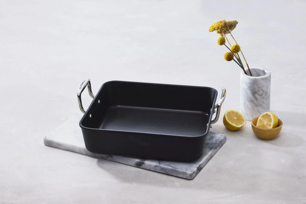 Le Creuset Toughened Nonstick Square Roaster 13 Le Creuset Toughened Nonstick Square Roaster - Image 11