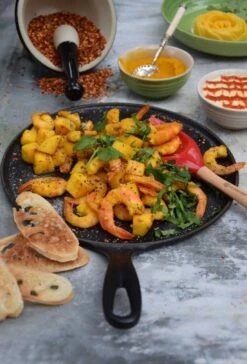 Le Creuset Small Crepe Pan -Meindlrab Store 91003400140000 20136270000460 LS00002 1280x1280