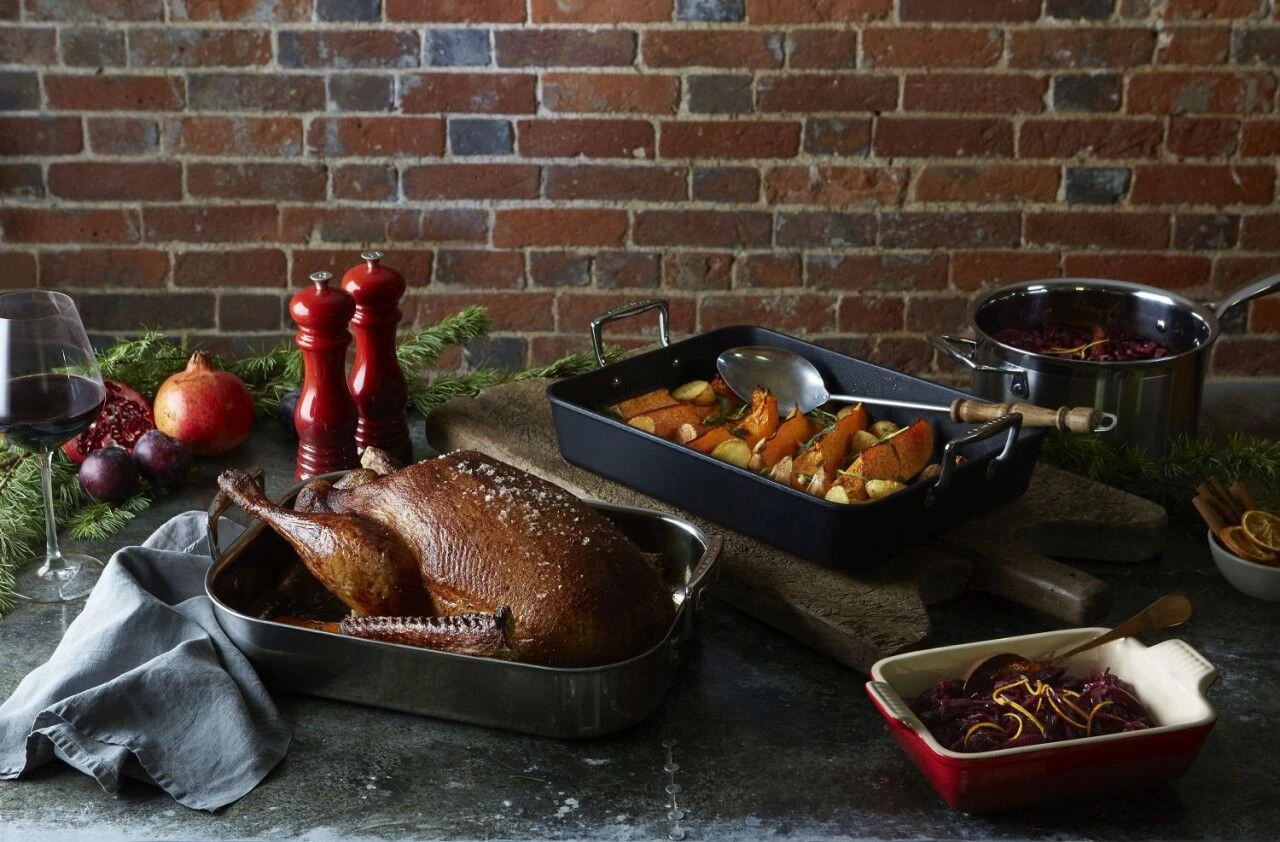 Le Creuset Classic Stainless Steel Roasting Pan 21 Le Creuset Classic Stainless Steel Roasting Pan - Image 19