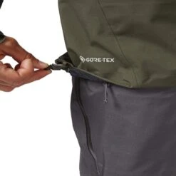 Rab Khroma Diffuse GTX Jacket -Meindlrab Store Khroma Diffuse GTX Jacket Army QWH 81 ARM Model Detail 02 1280x1280