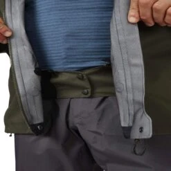Rab Khroma Diffuse GTX Jacket -Meindlrab Store Khroma Diffuse GTX Jacket Army QWH 81 ARM Model Detail 10 1280x1280