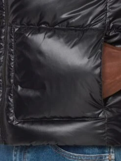 Marmot Guides Down Vest -Meindlrab Store M14811 001 D03 1125x1500 5c9ae8c1 ad23 4f41 977a afbf0492c0d1 1280x1280